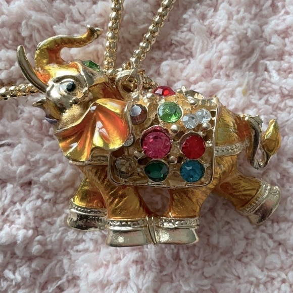 BETSEY JOHNSON CHARMING GOLD RHINESTONE CRYSTAL ELEPHANT 3D - Picture 2 of 4